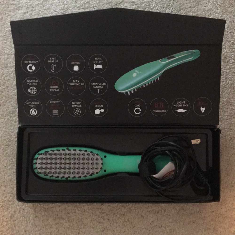 Irresistible Me Jade hair straightening brush